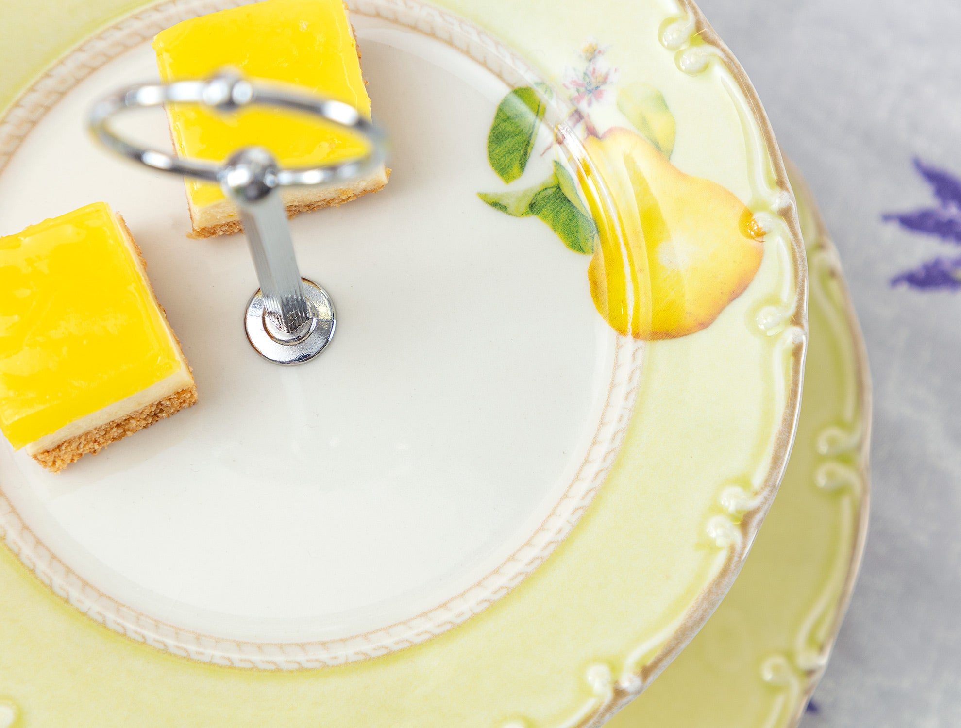 Pear 2 Layer Cake Stand - Madame Coco JO