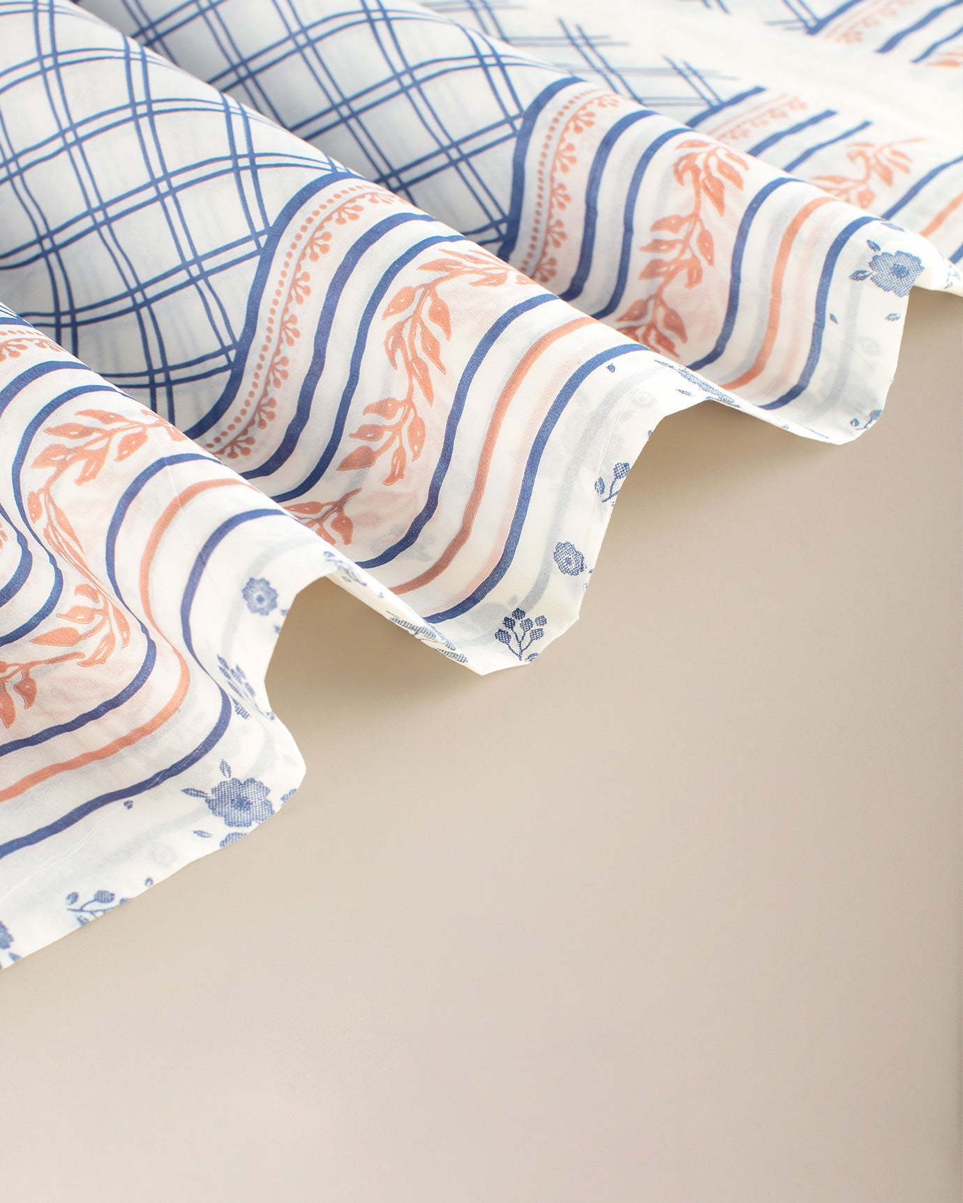 Hilaire Disposable Tablecloth - Madame Coco JO