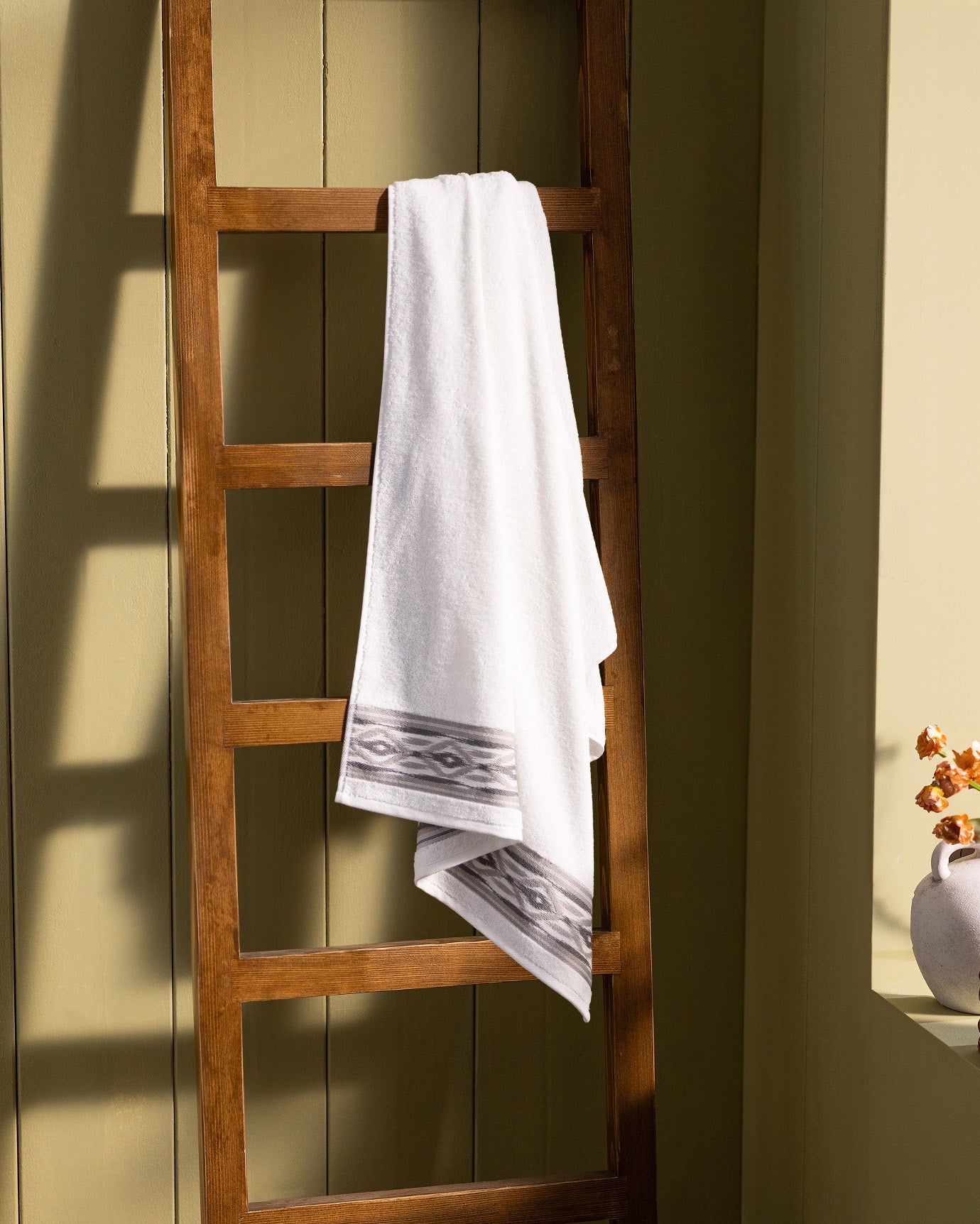 Daine Bath Towel - Madame Coco JO