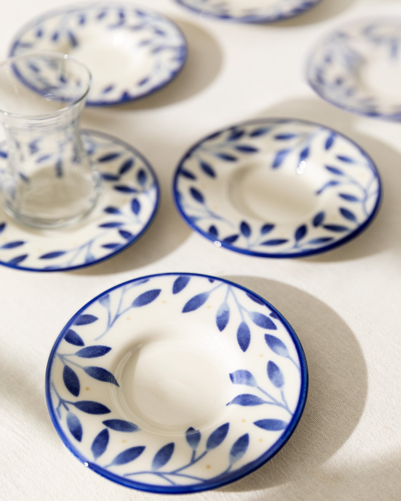 Luxe  Bifurquer 6-piece Tea Glass Saucer Set - Madame Coco JO