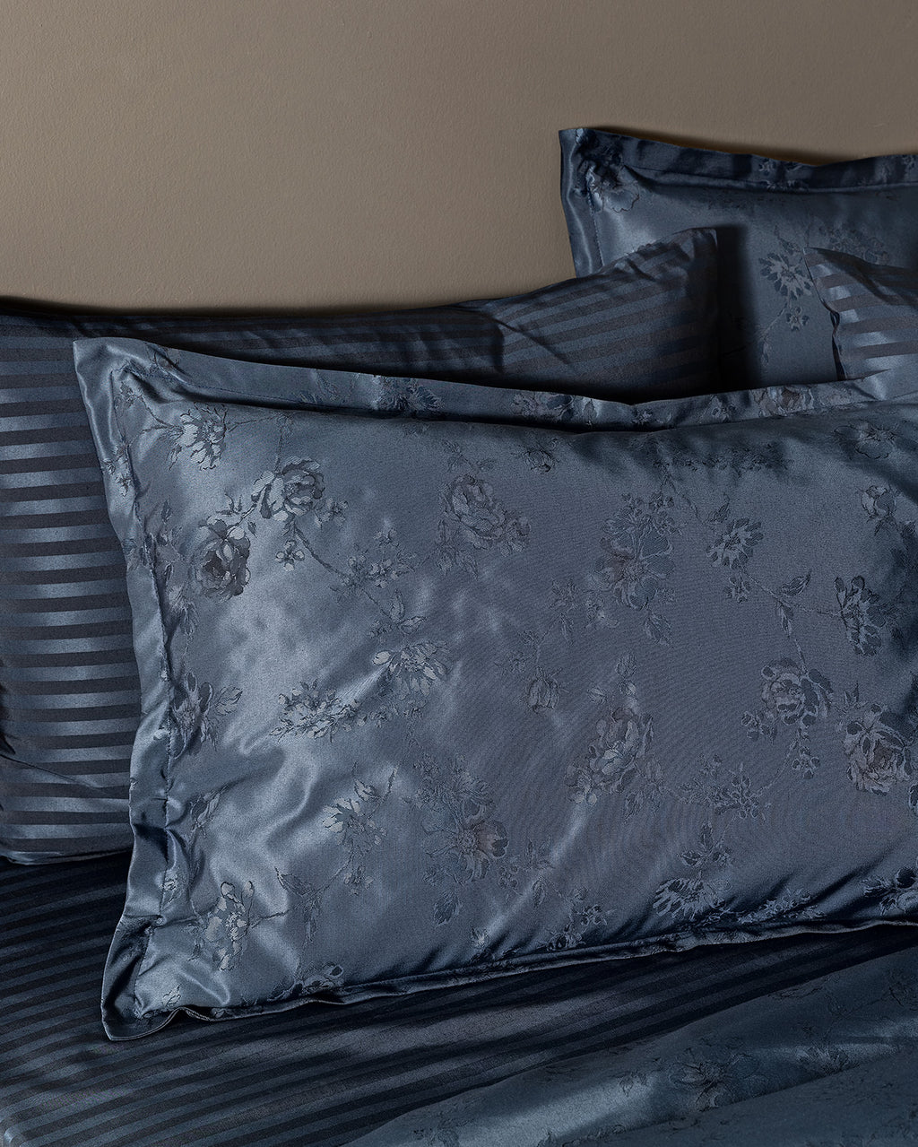 Audrey Double Size Duvet Cover Set - Jacquard Satin - Madame Coco JO