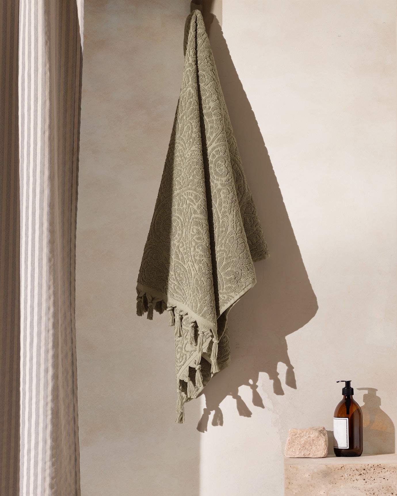 Bernay Bath Towel - Madame Coco JO