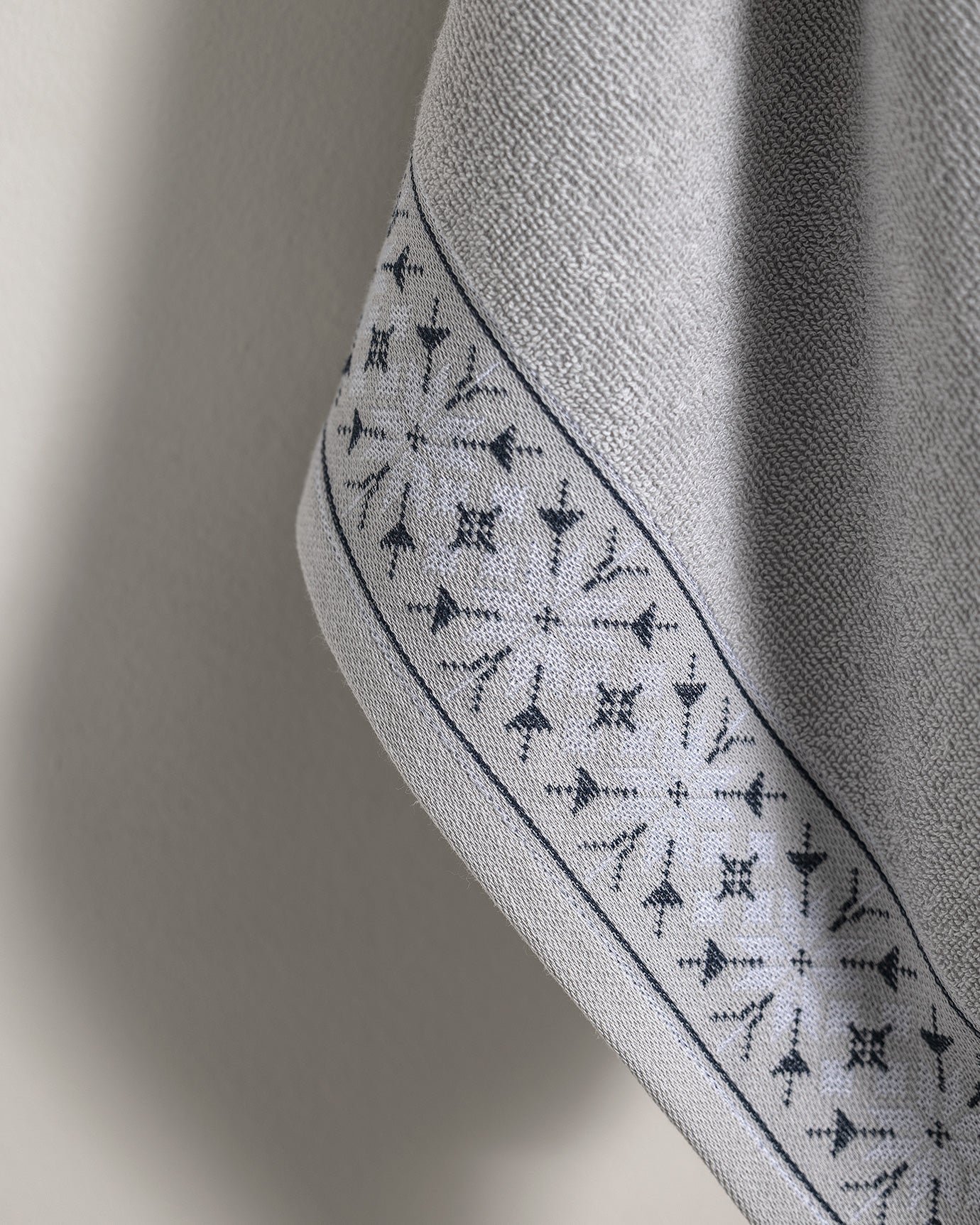 Caresse Face Towel - Madame Coco JO