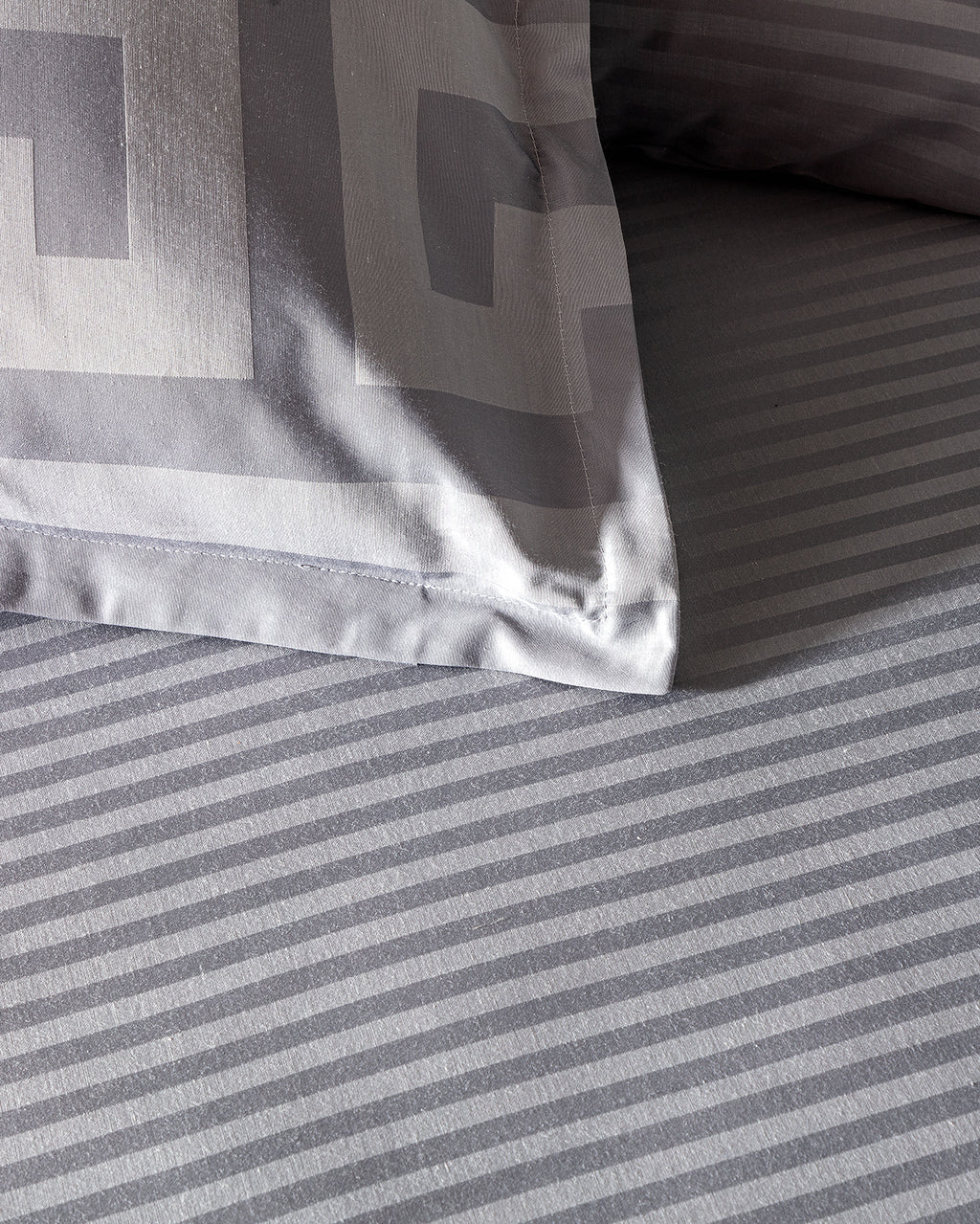 Belda King Size Duvet Cover Set - Jacquard Satin - Madame Coco JO