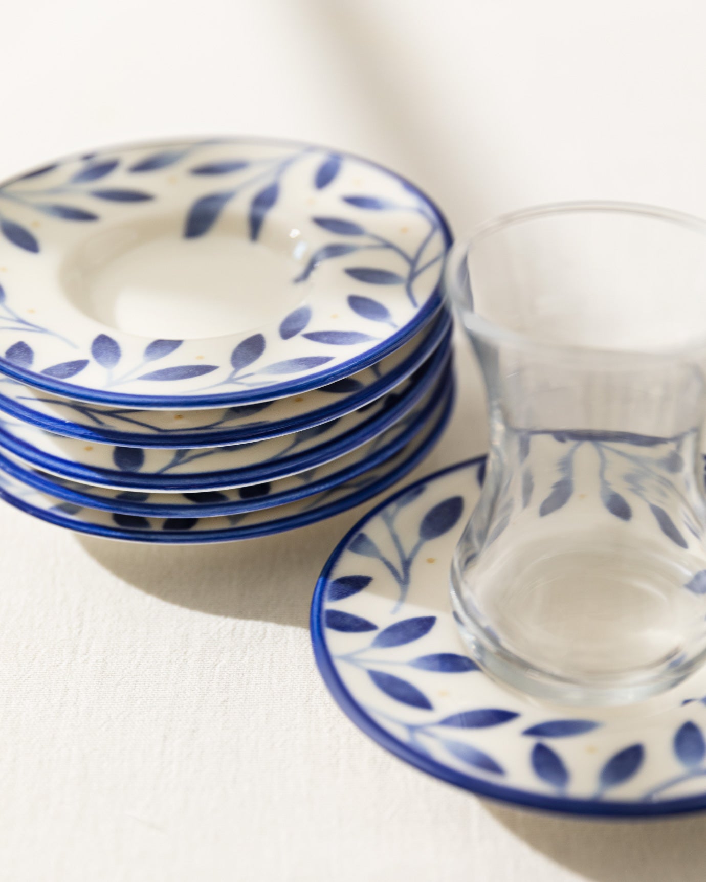 Luxe  Bifurquer 6-piece Tea Glass Saucer Set - Madame Coco JO