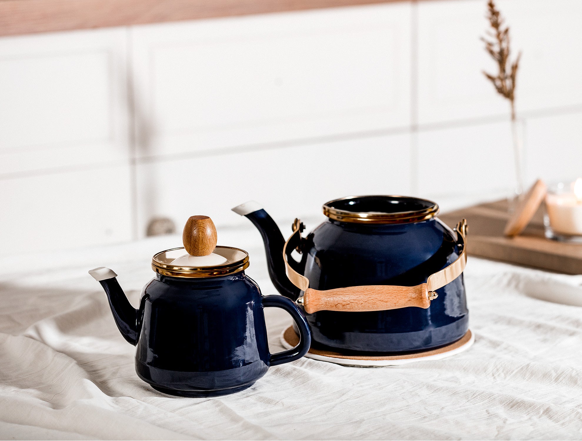 Bonneville Teapot - Madame Coco JO