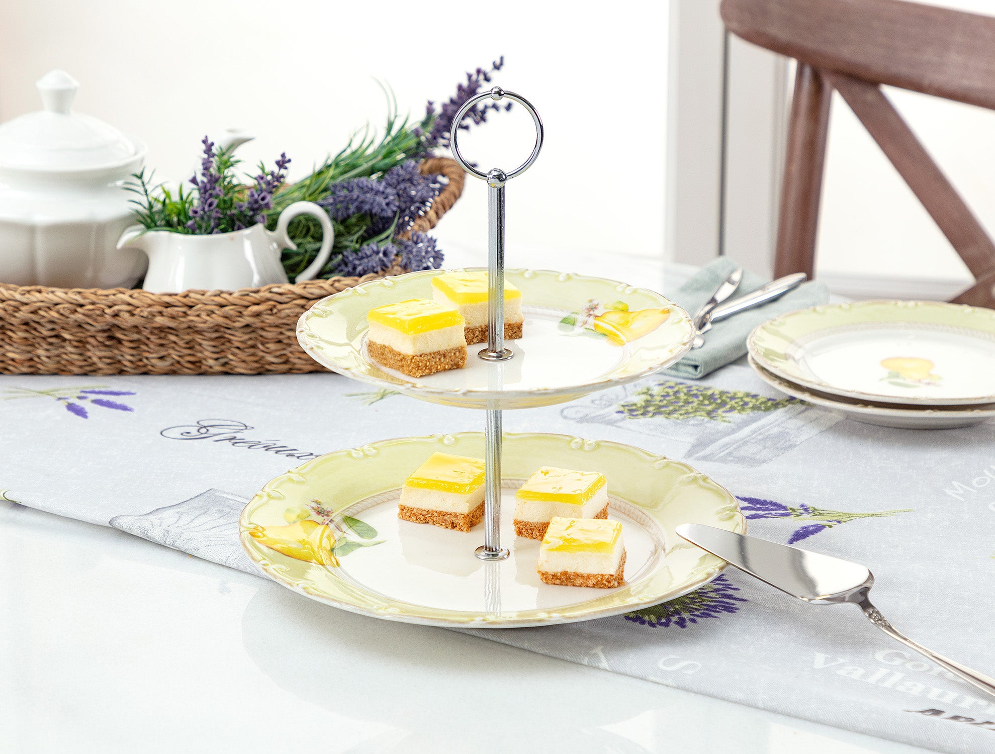 Pear 2 Layer Cake Stand - Madame Coco JO