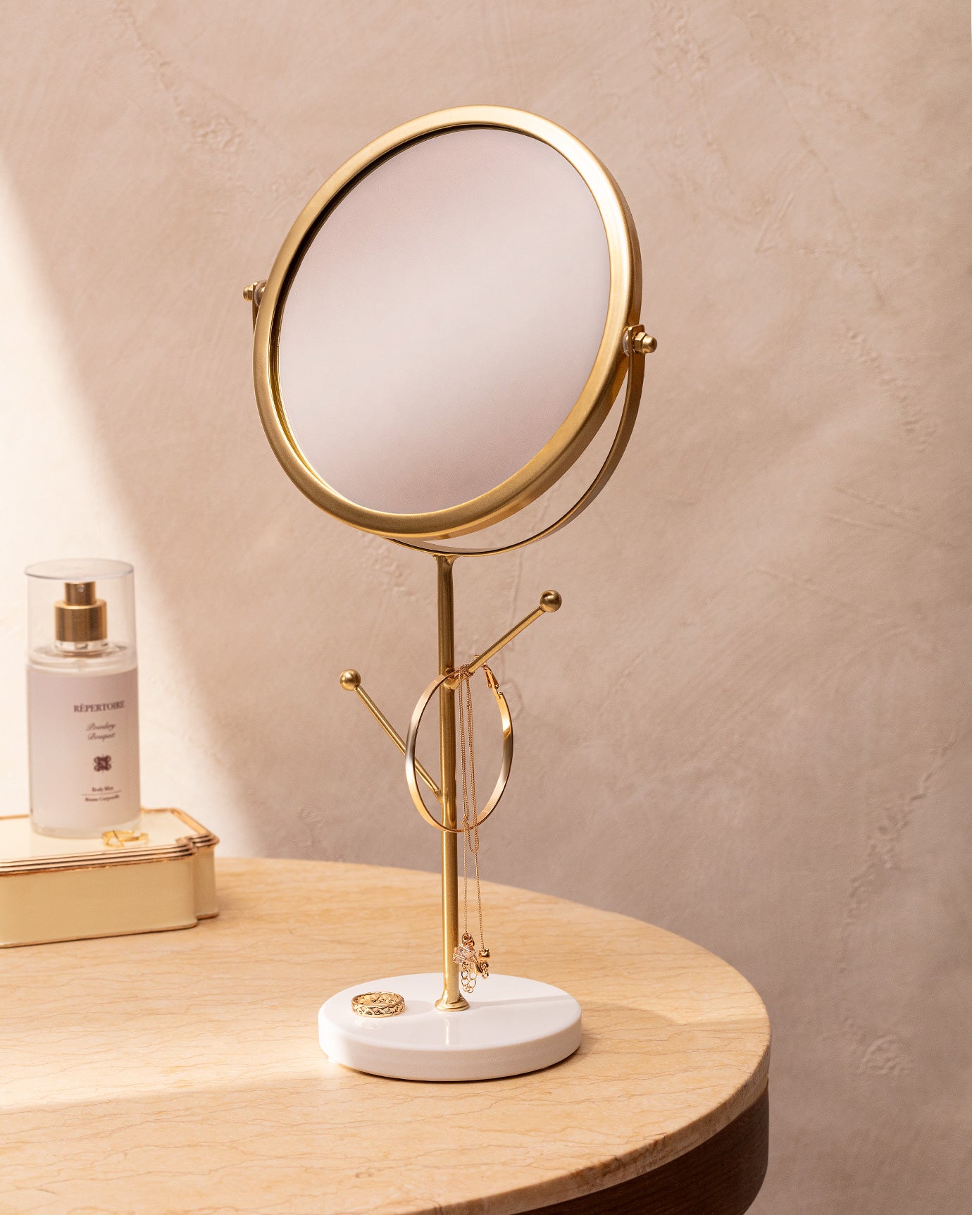 Mukha Jewelery Stand - Madame Coco JO