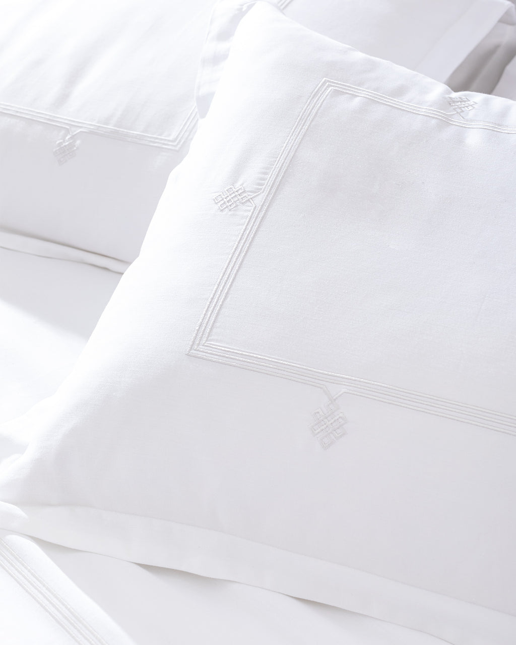 Lilas King Size Duvet Cover Set - Embroidered - Satin - Madame Coco JO