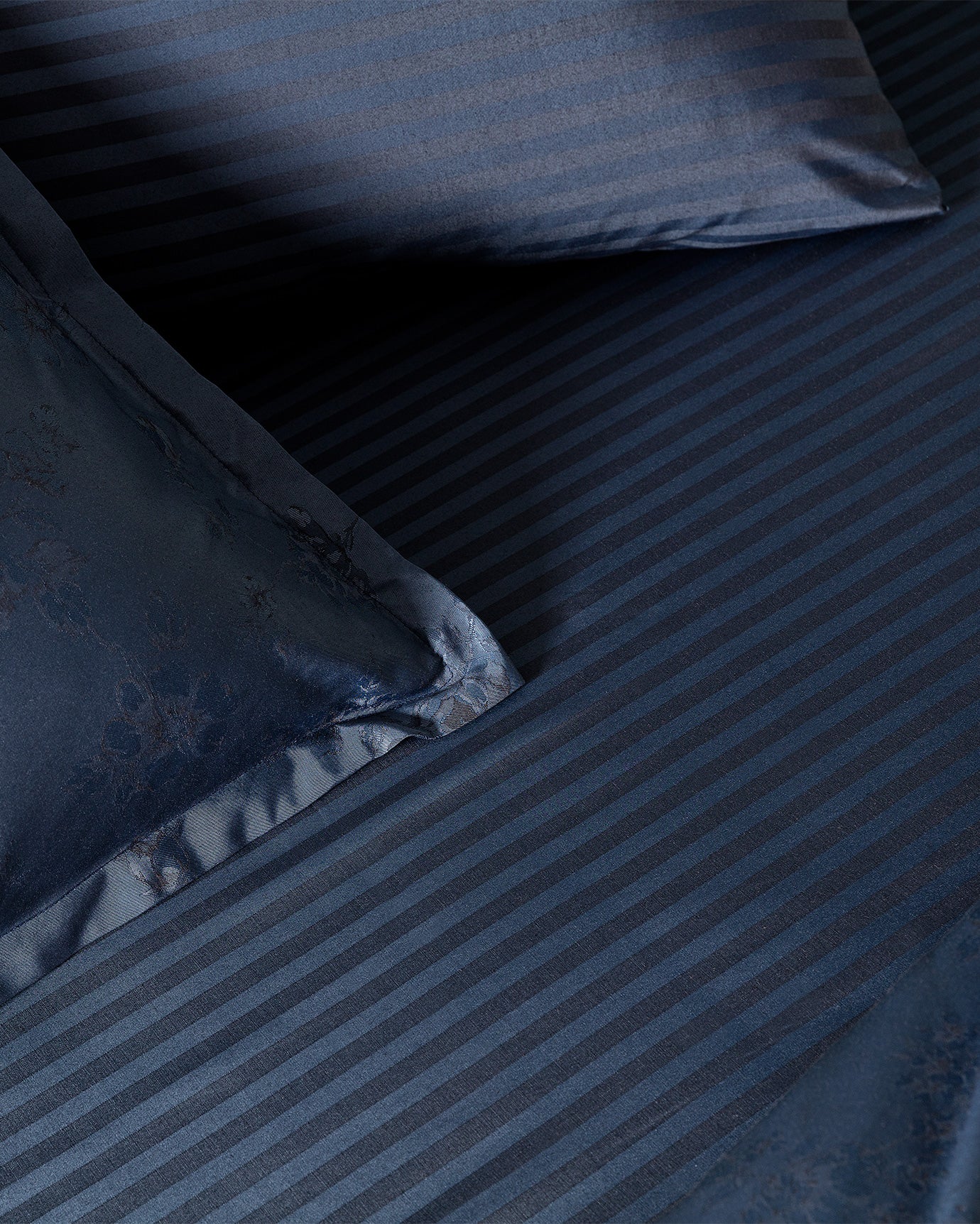 Audrey Double Size Duvet Cover Set - Jacquard Satin - Madame Coco JO