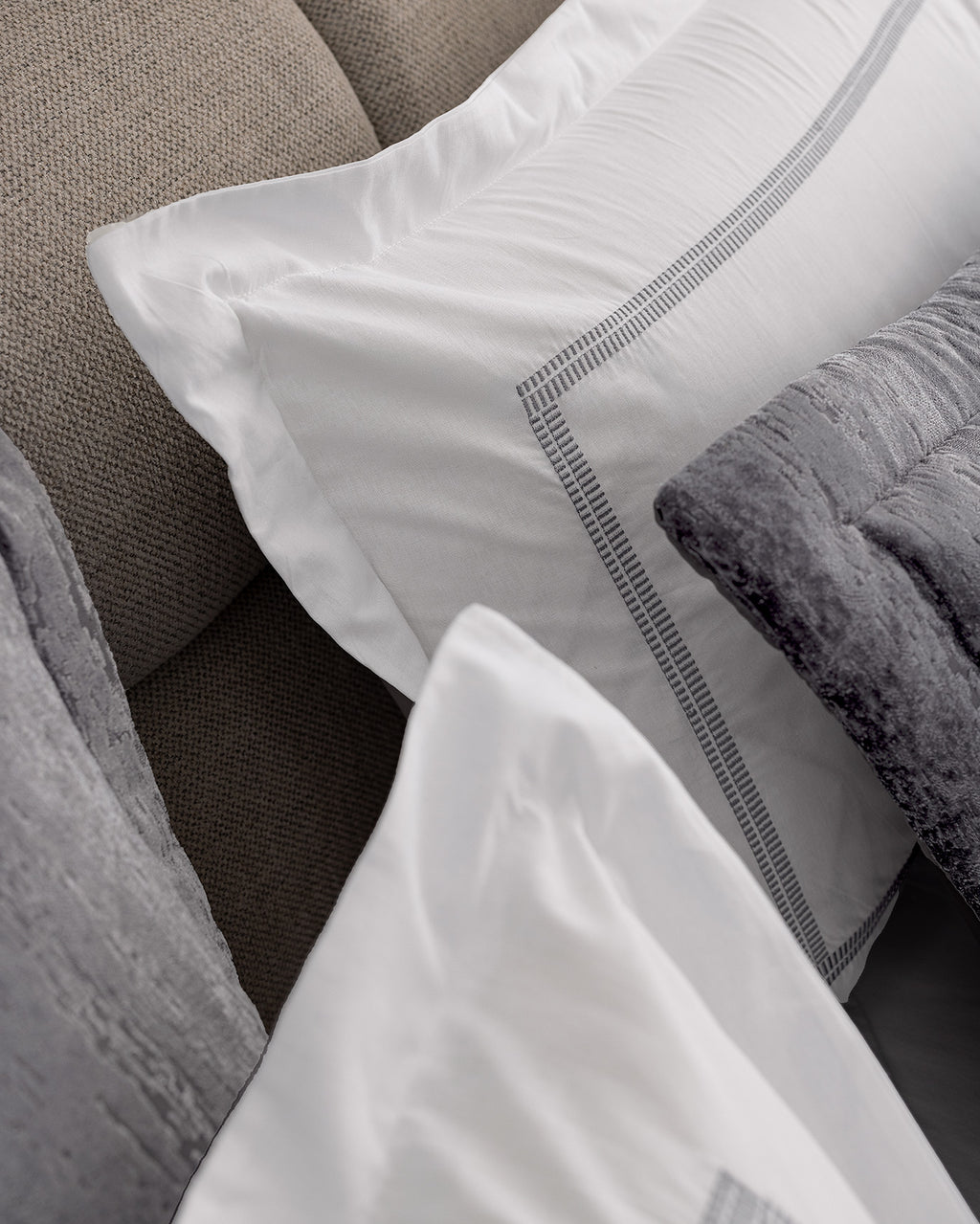 Antoinette 8 Piece Wedding Set - Madame Coco JO