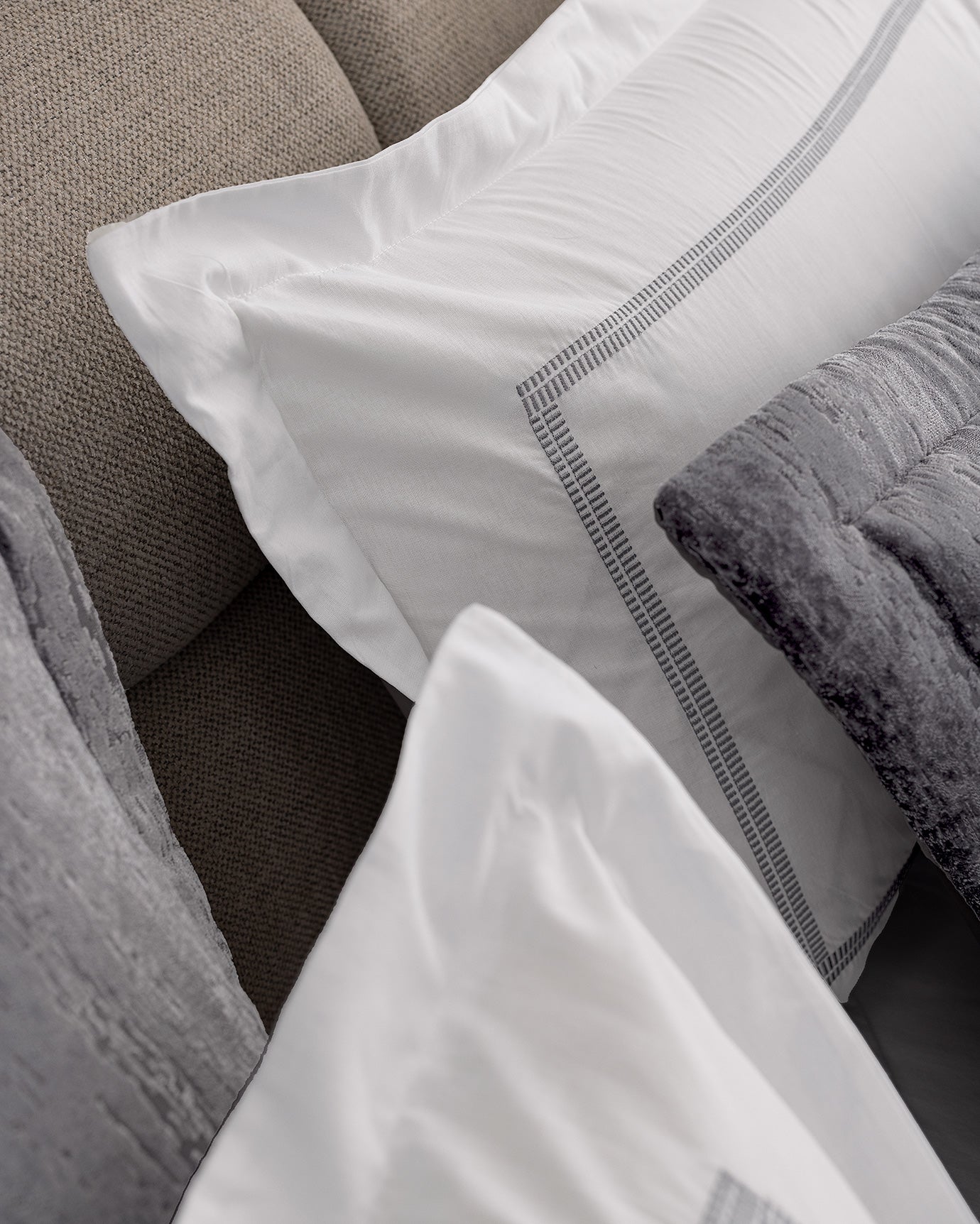 Antoinette 8 Piece Wedding Set - Madame Coco JO