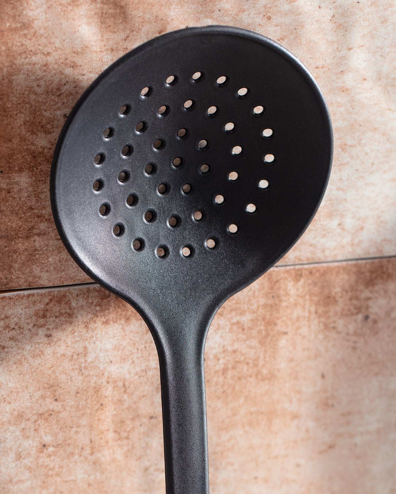 Service Cullender With Wooden Handle - Madame Coco JO