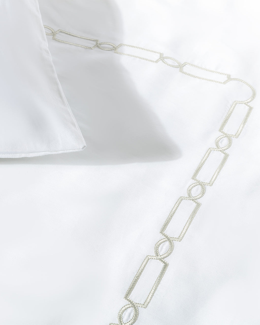 Lis King Size Duvet Cover Set - Embroidered - Satin - Madame Coco JO