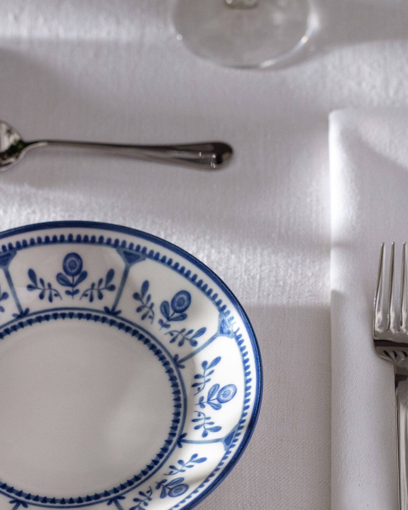 Reve Bleu Celeste Dinner Plate - Madame Coco JO