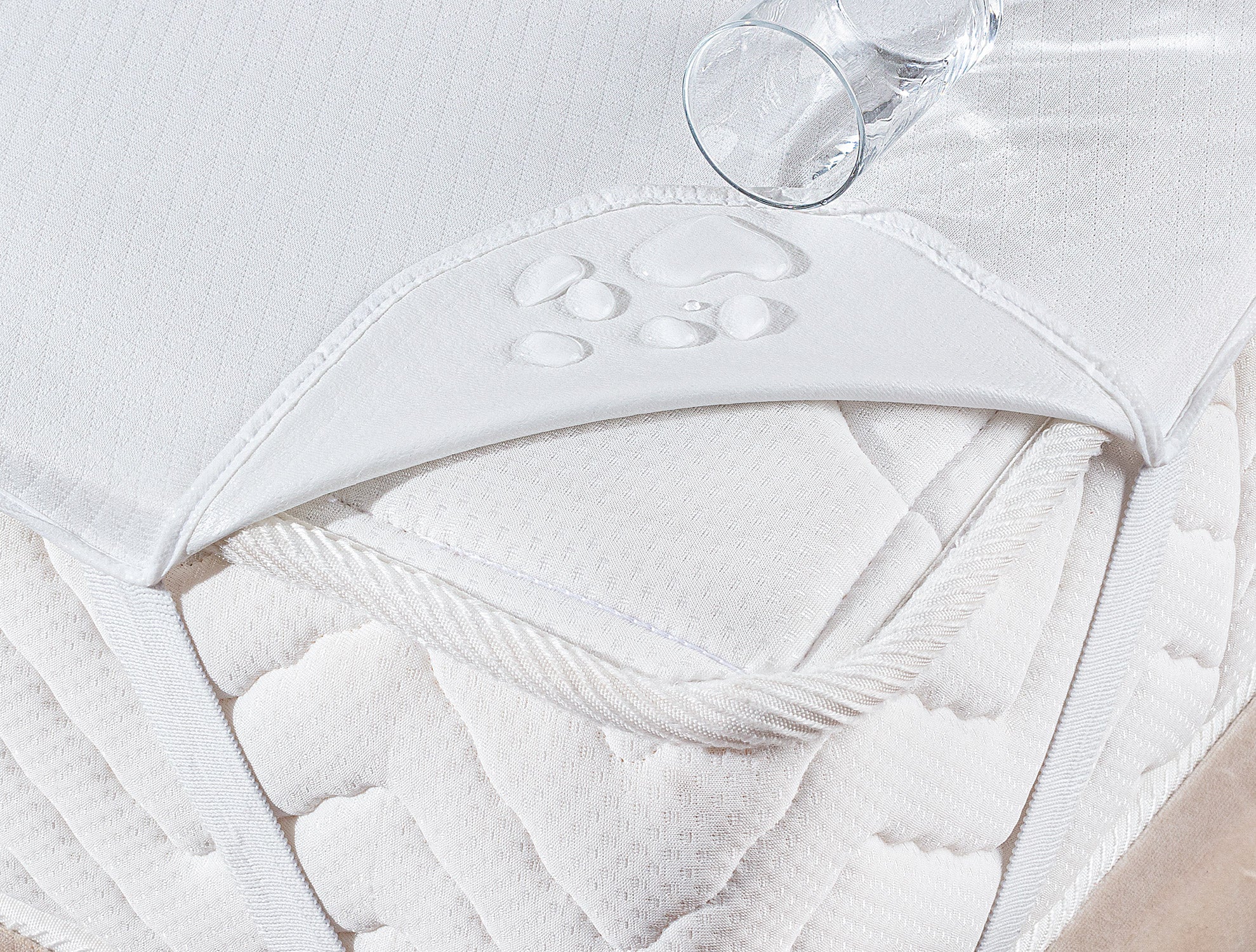Flore Waterproof Bed Protector - Madame Coco JO