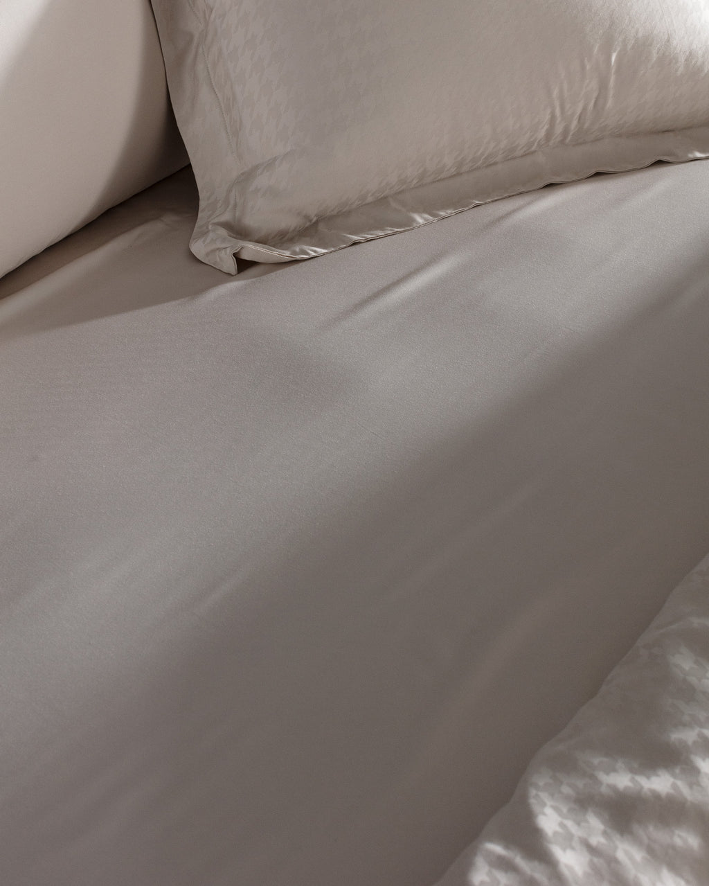 Lune Double Size Bamboo Satin Duvet Cover Set - Madame Coco JO