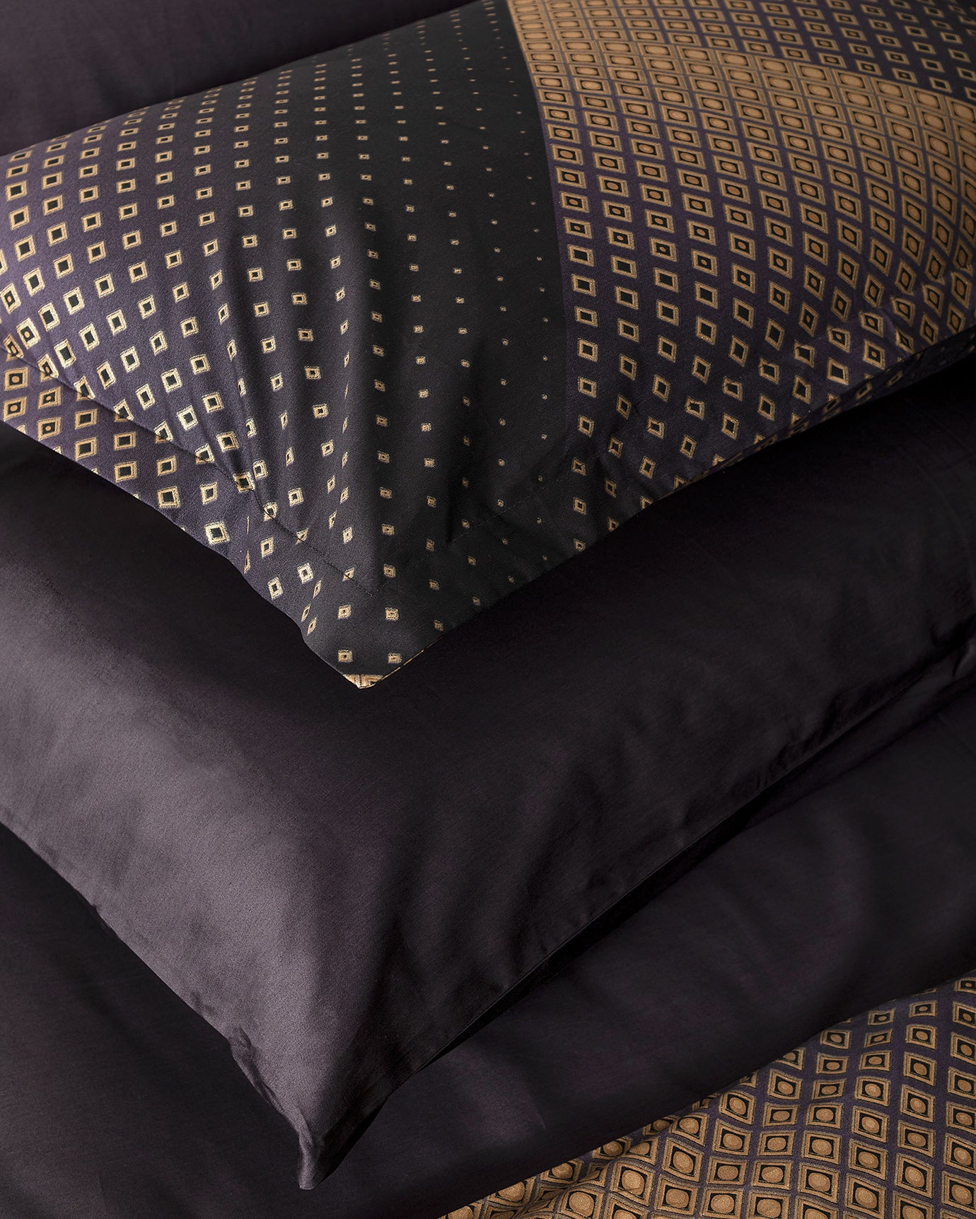 Aleon King Size  Luxury Satin Duvet Cover Set - Madame Coco JO