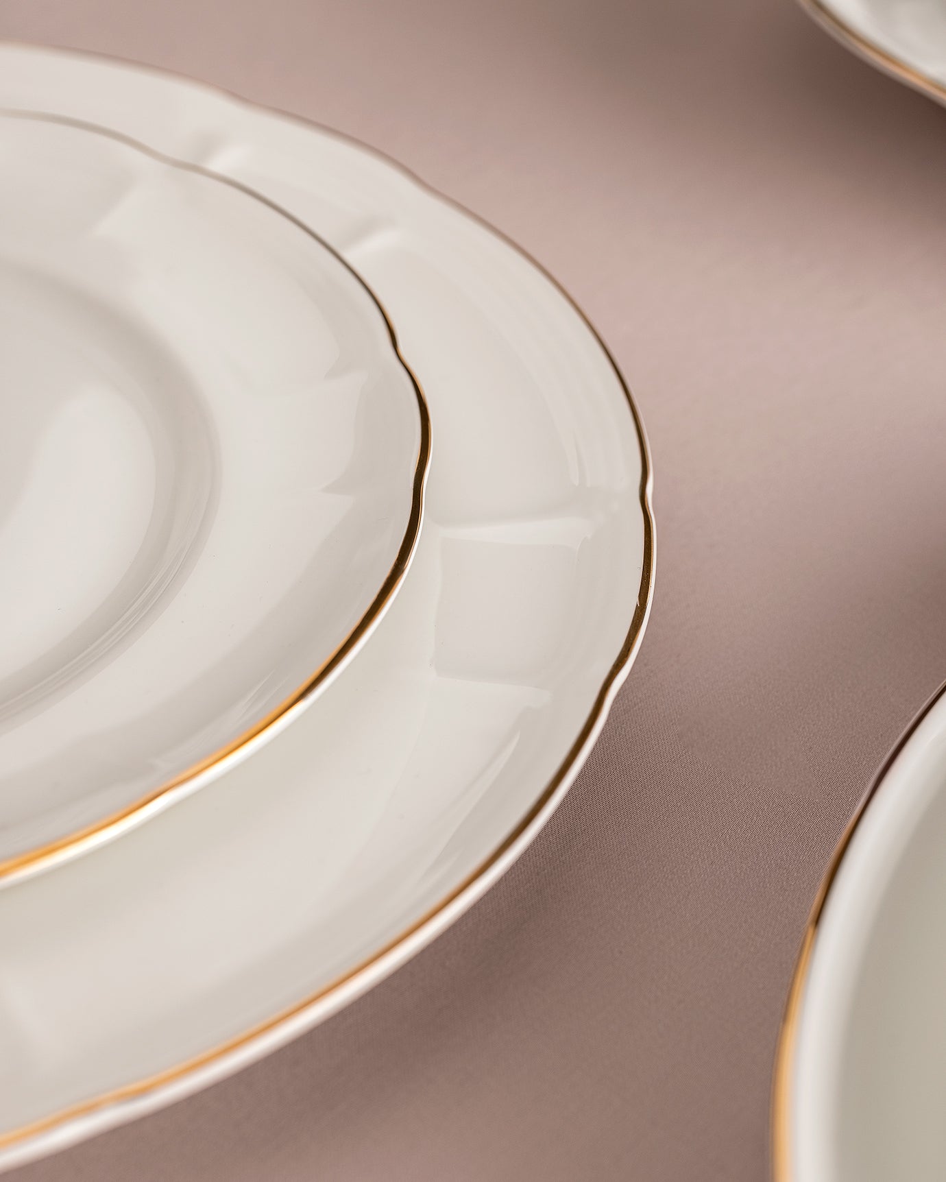 Edmon 56 Piece Dinner Set - Madame Coco JO