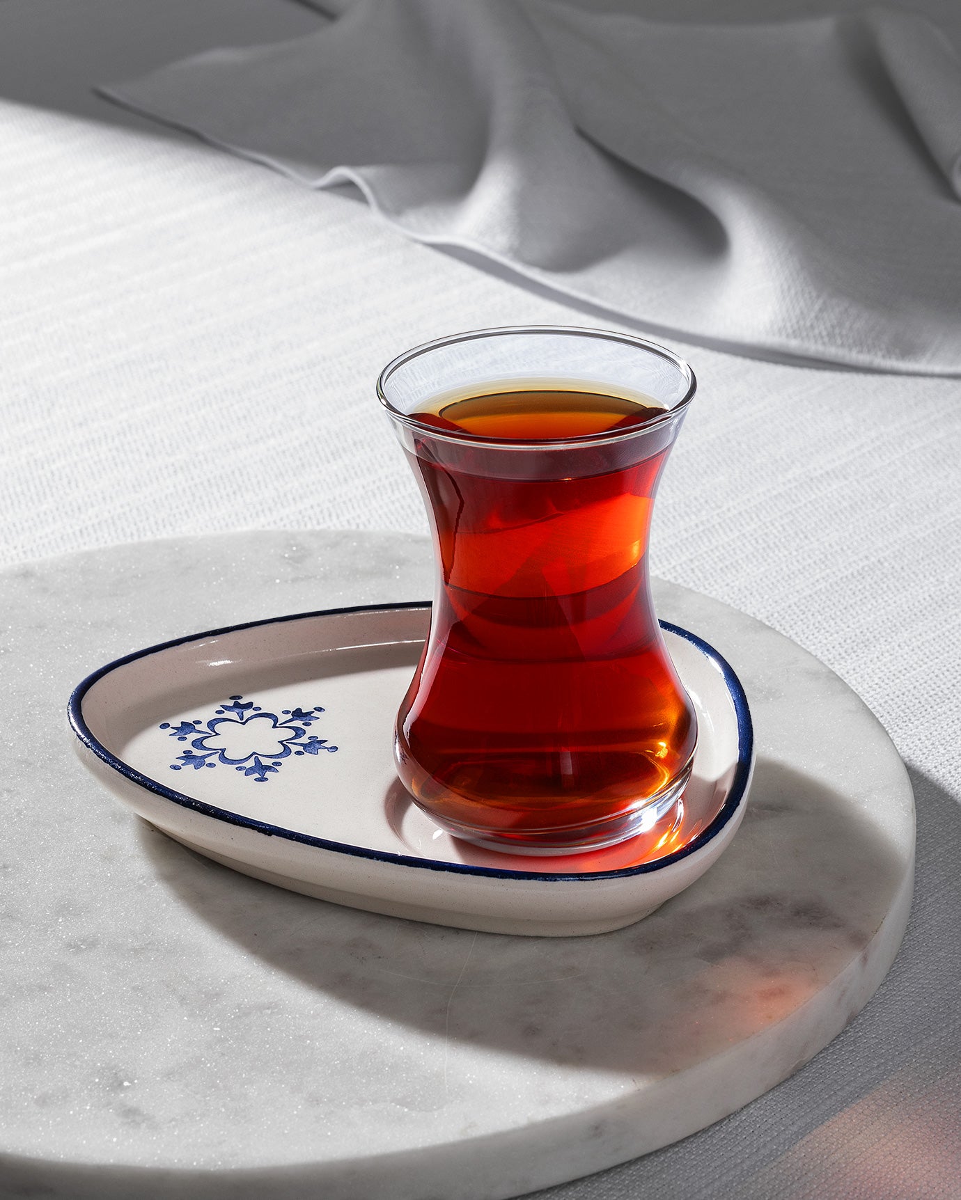 Vie Rouge Espérer 4-piece Tea Set - Madame Coco JO