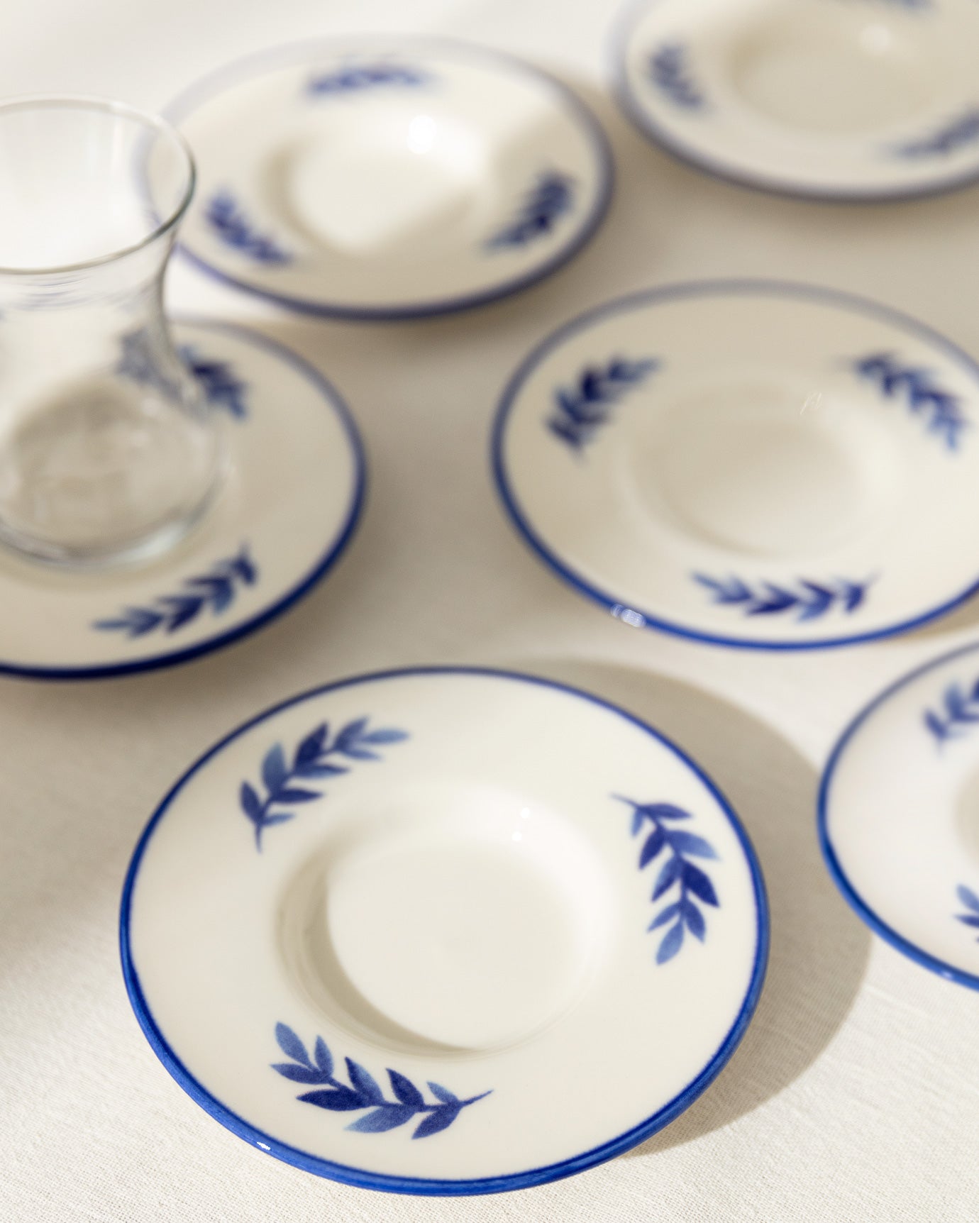 Luxe Feuille 6-piece Tea Glass Saucer Set - Madame Coco JO