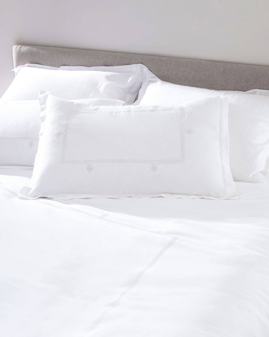 Lilas King Size Duvet Cover Set - Embroidered - Satin - Madame Coco JO