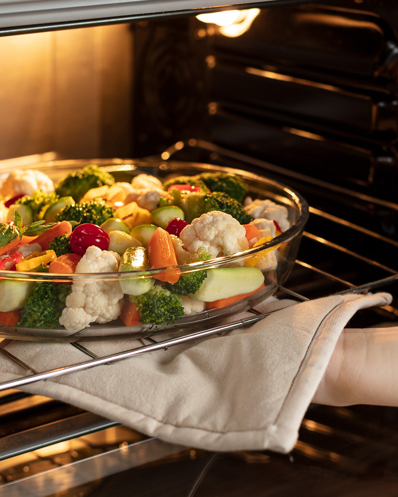 Novara Small Size Round Glass Baking Tray With Grill - Single - Madame Coco JO