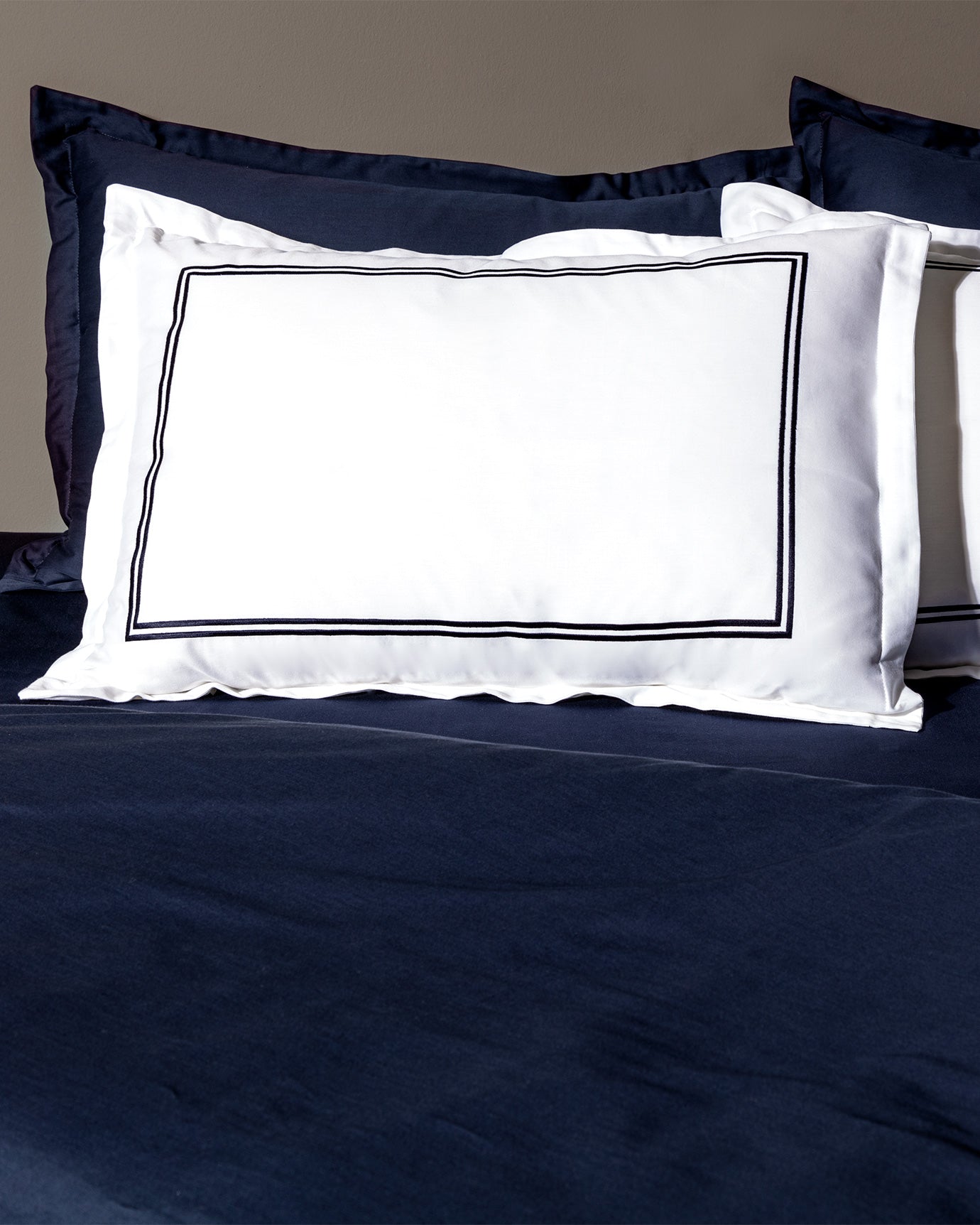 Jacinthe King Size Duvet Cover Set - Embroidered - Satin - Madame Coco JO