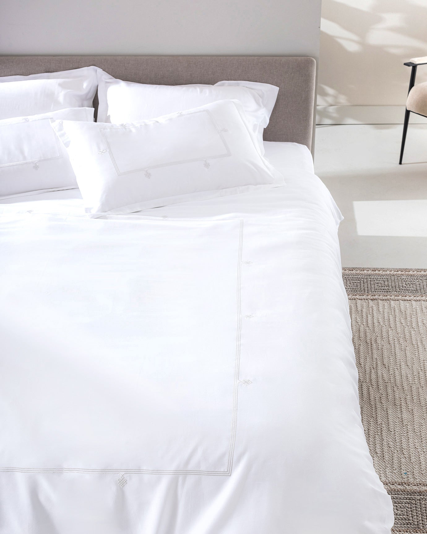 Lilas King Size Duvet Cover Set - Embroidered - Satin - Madame Coco JO