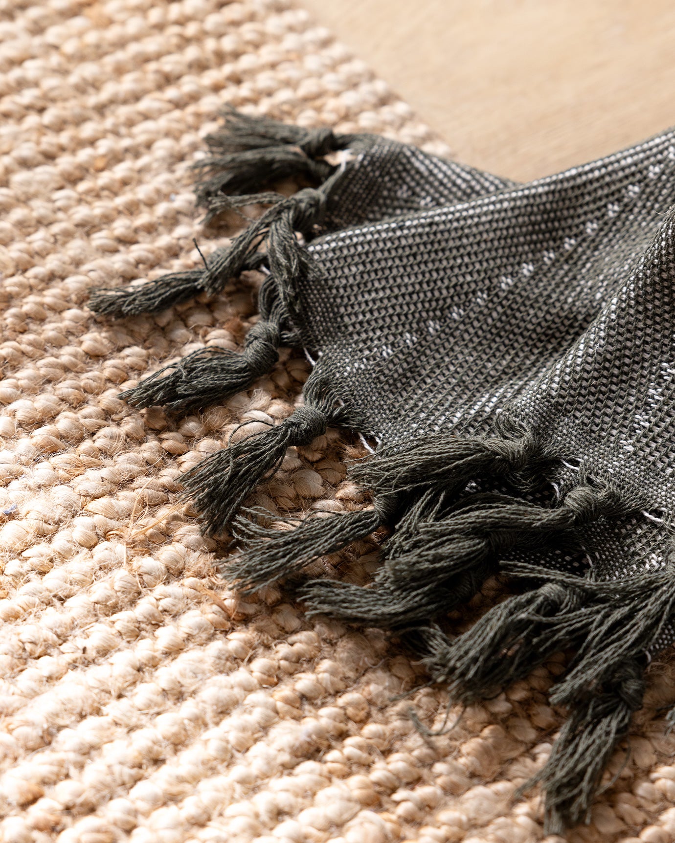 Rosny Sofa Throw - Madame Coco JO