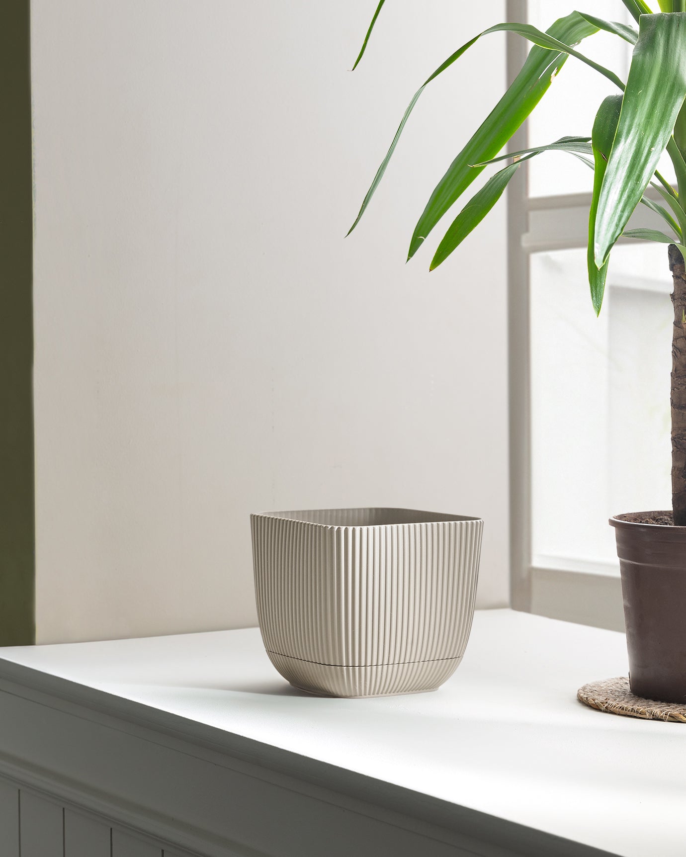Abella  Flower Pot 1800 Ml - Madame Coco JO