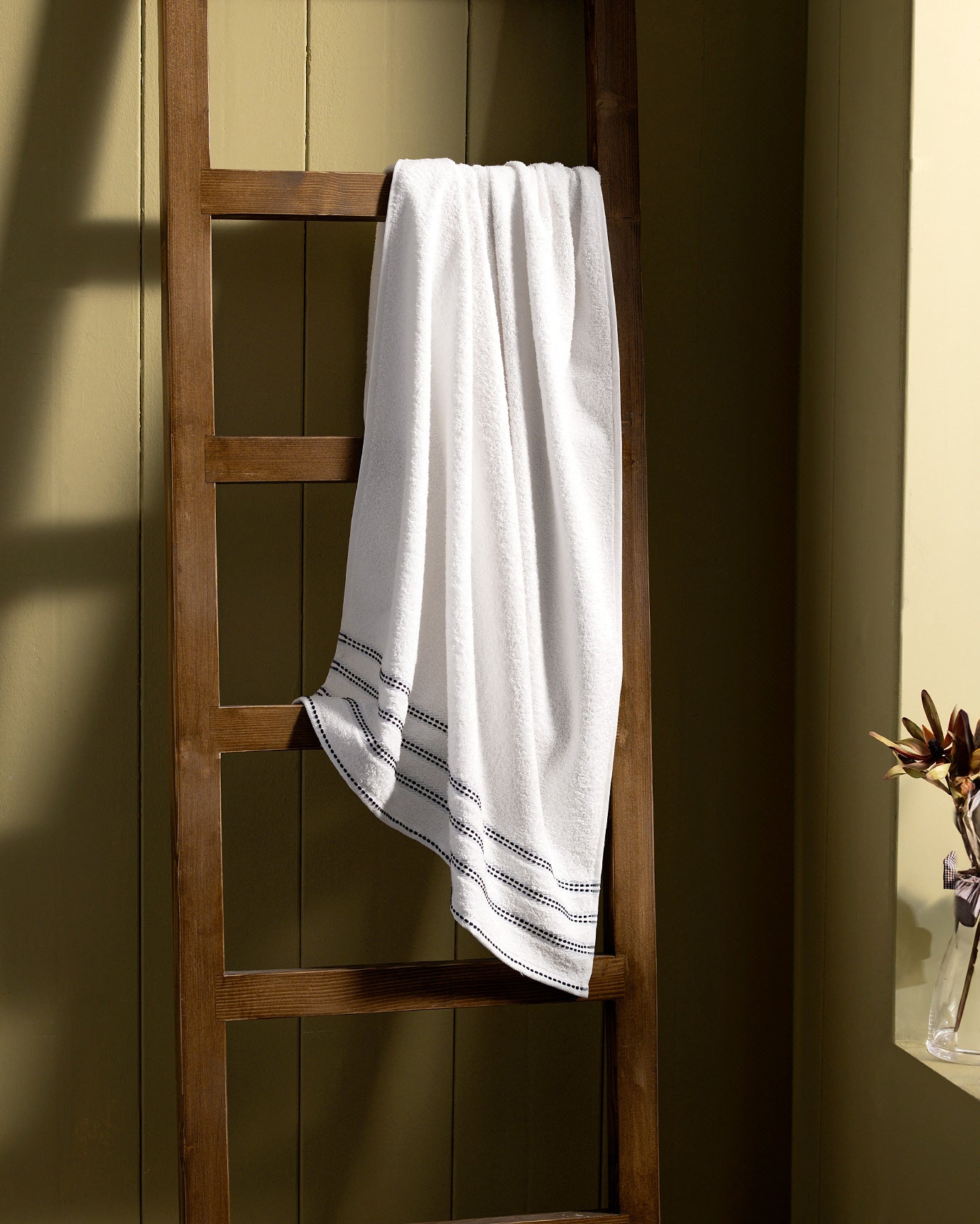 Fanya Bath Towel - Madame Coco JO