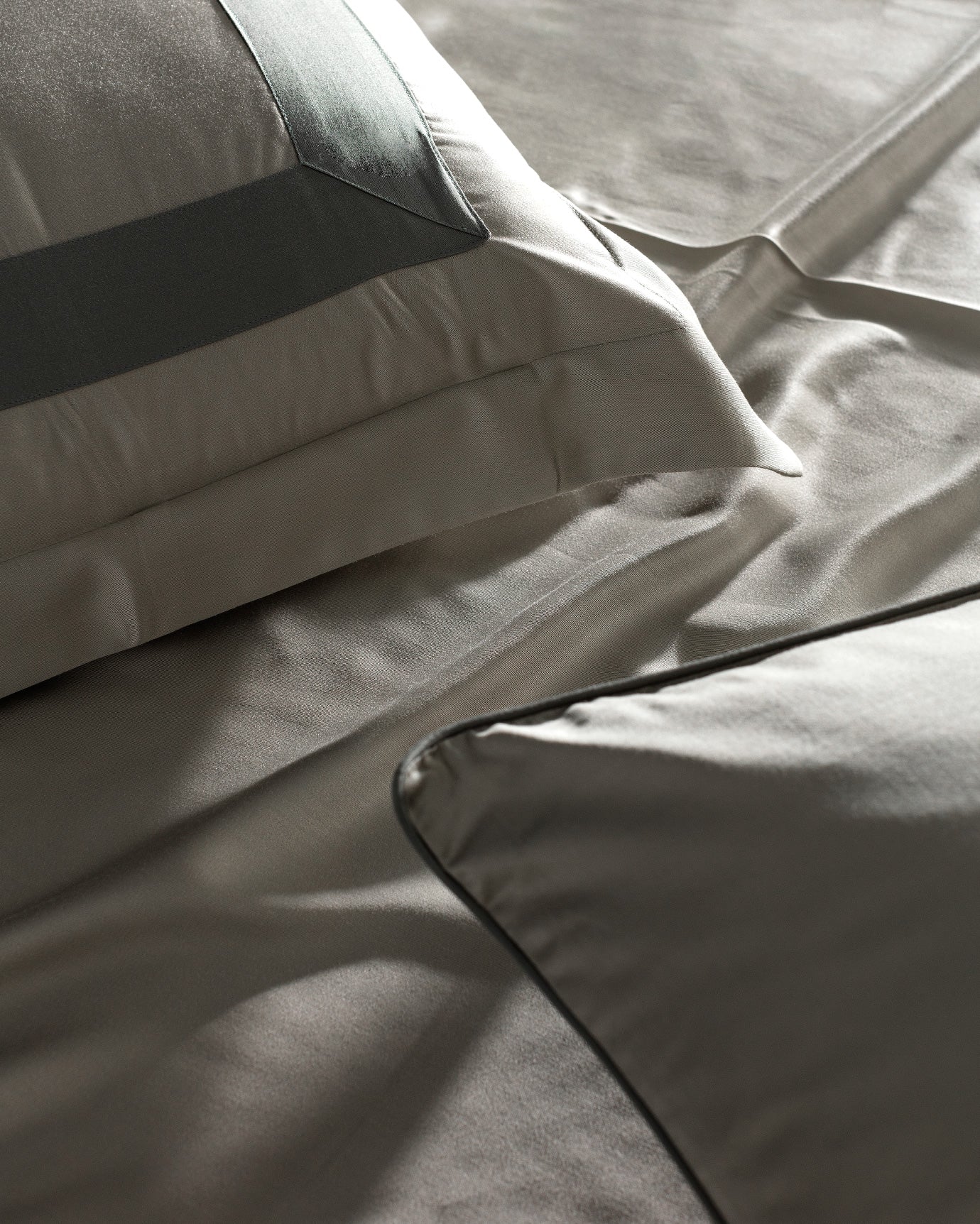 Samoa King Size Bamboo Satin Duvet Cover Set - Madame Coco JO