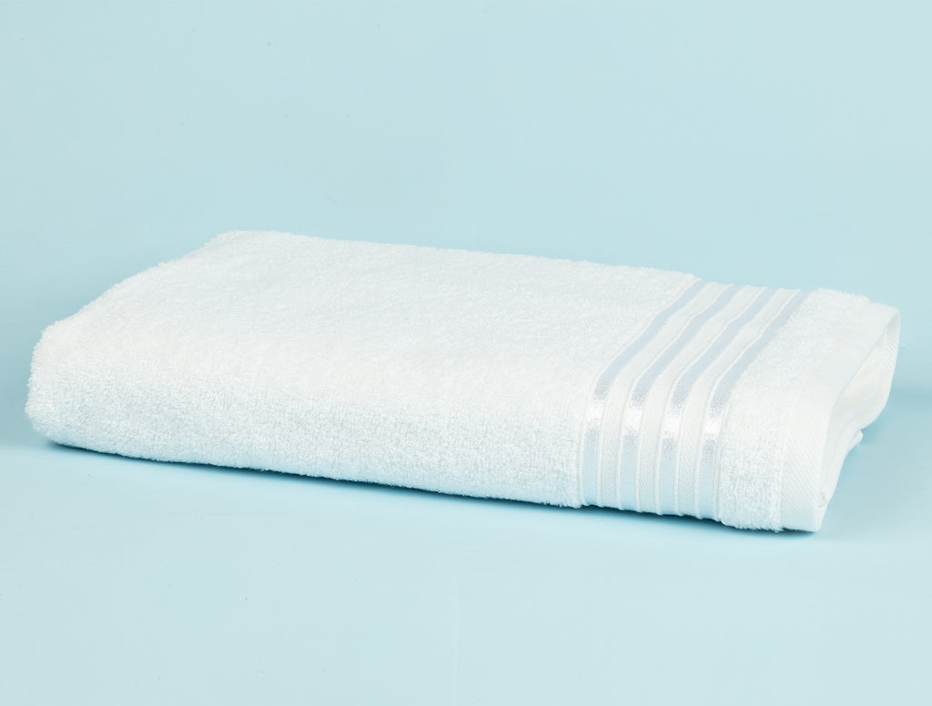 Maynor Flouche Bath Towel - Madame Coco JO