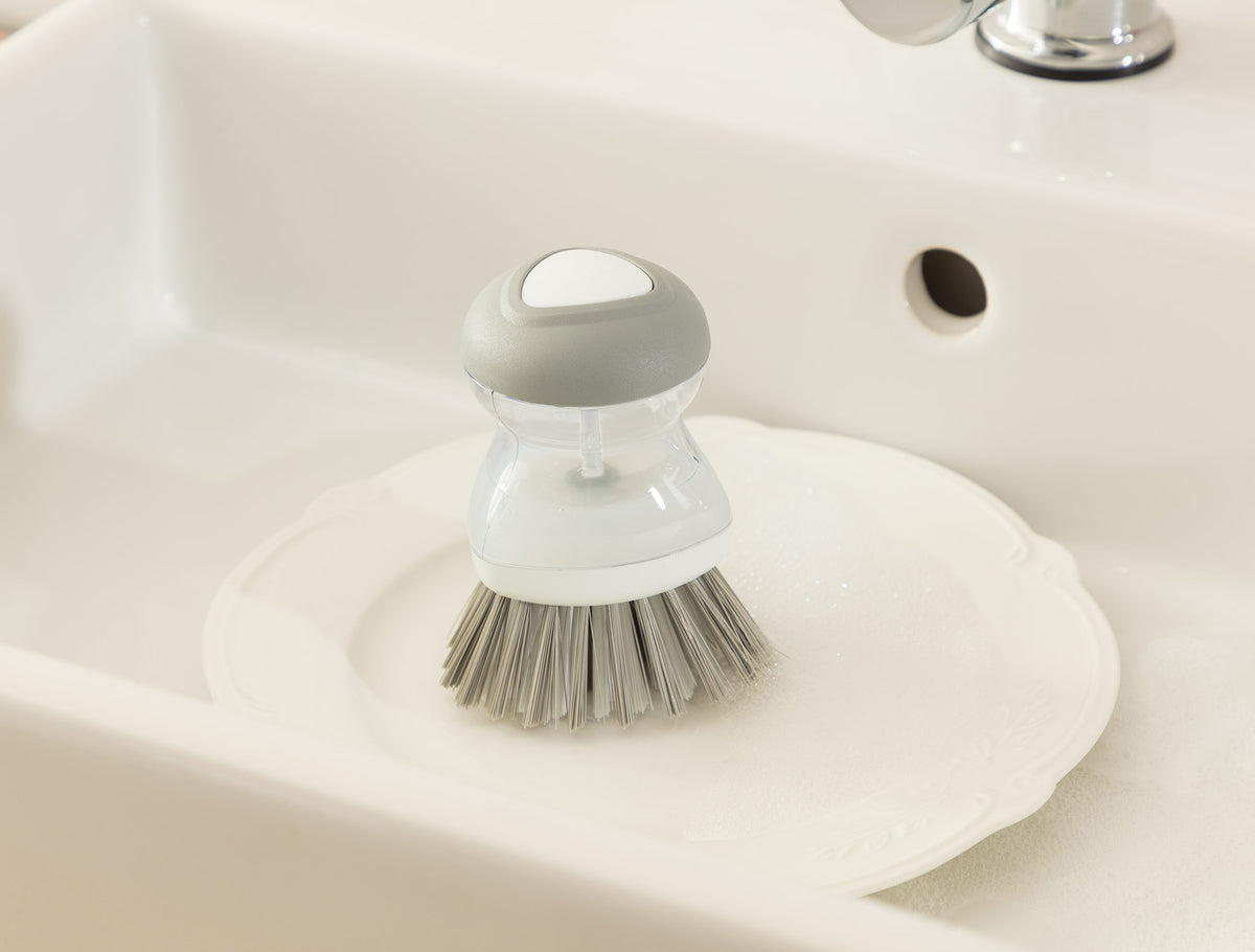 Graque Brush With Detergent Compartment - Madame Coco JO