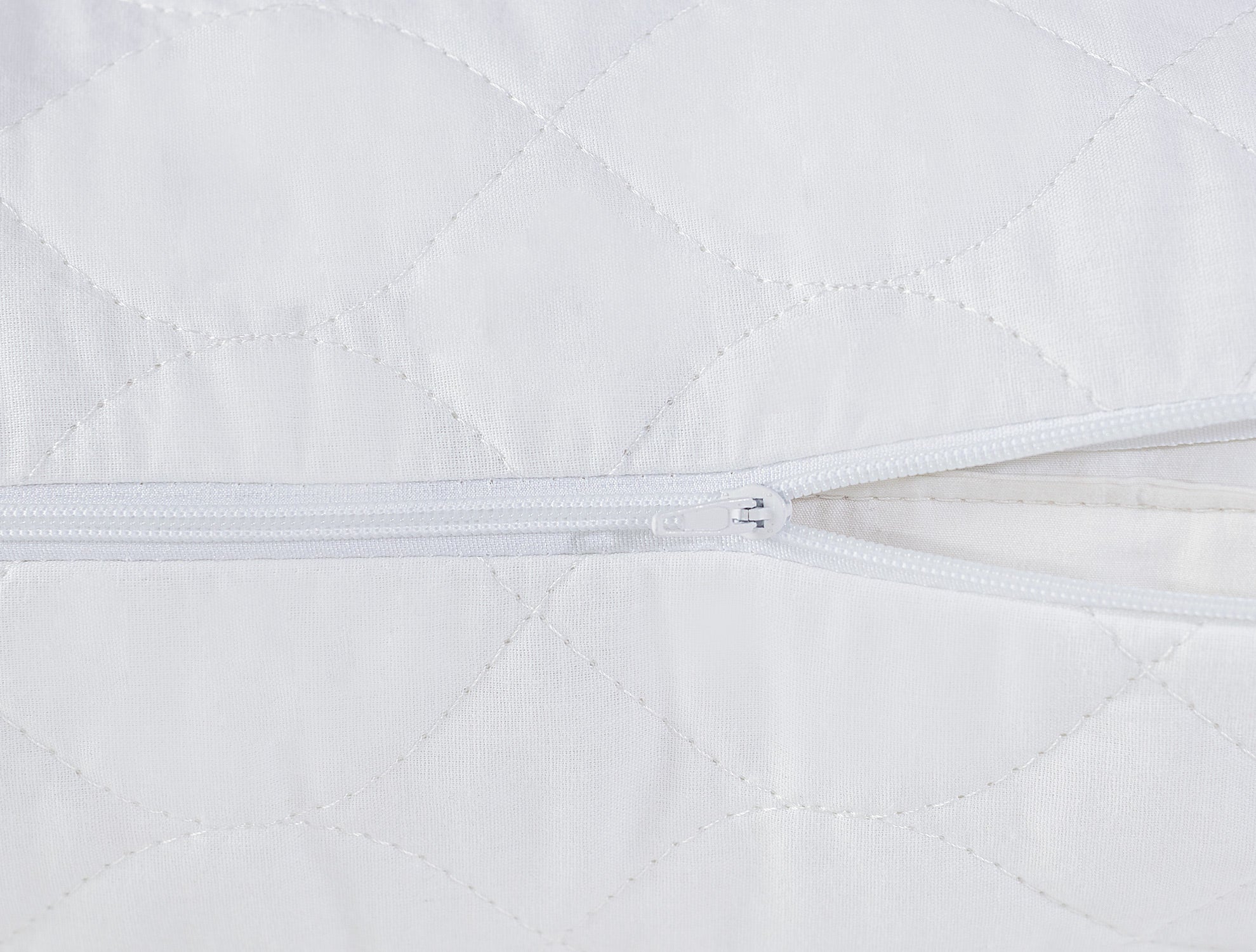 Crispy Cotton Quilted Pillow Protector - Madame Coco JO