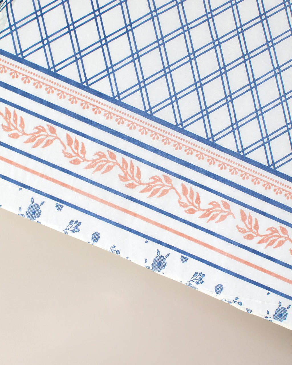 Hilaire Disposable Tablecloth - Madame Coco JO